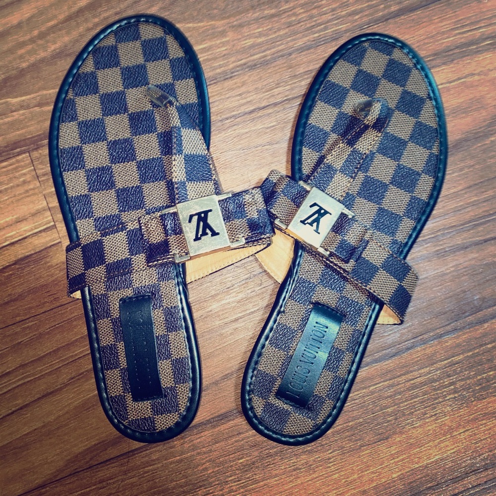 Louis Vuitton thong sandals women’s 10